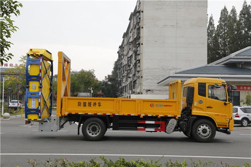 天津高速公路防撞車廠家及東風天錦防撞緩沖車的應(yīng)用