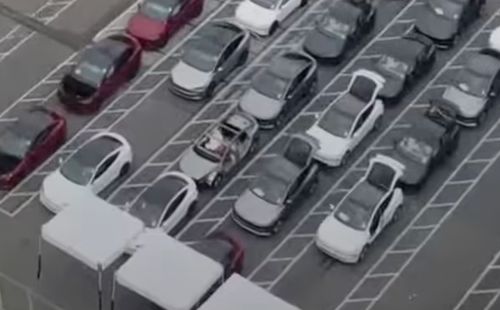 平價(jià)版特斯拉即將登場？工廠神秘車型引發(fā)市場猜想